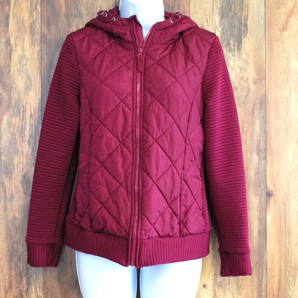 Time and Tru Maroon Ottoman Quilted Women's S
